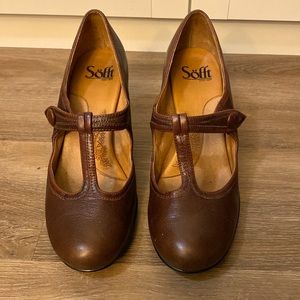 Sofft brown leather T strap heels